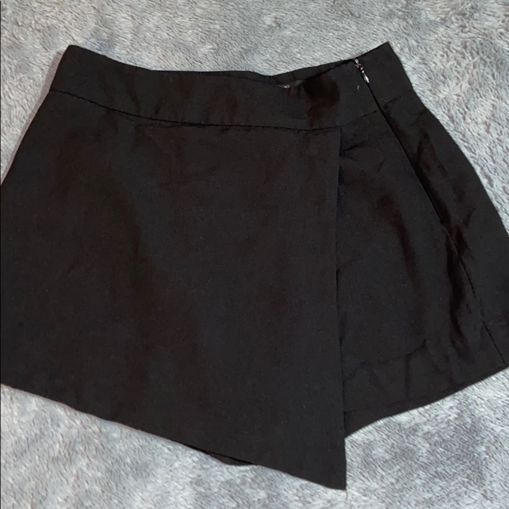 Forever 21 Black Skort